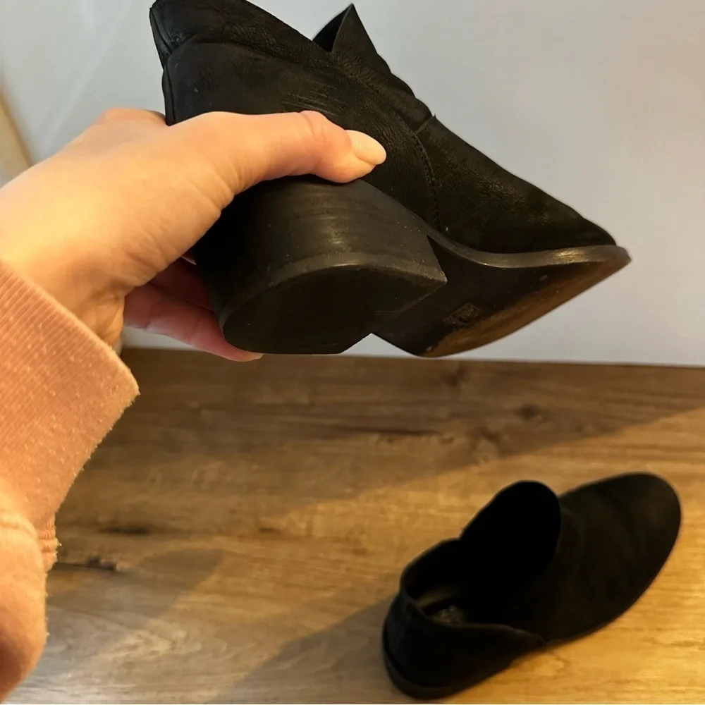Eileen Fisher Leaf Leather Boots Solid Black Size 7.5 Women’s Low Block Heel